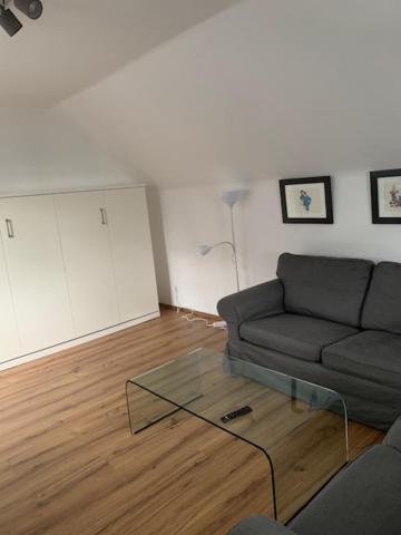 Zentrales Dachgeschossapartment In Leichligen Ляйхлинген Экстерьер фото